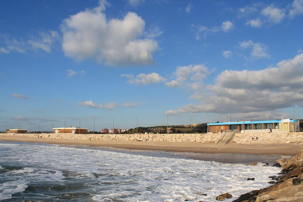 Lisbon Waves Surf Lodge Almada Cameră foto